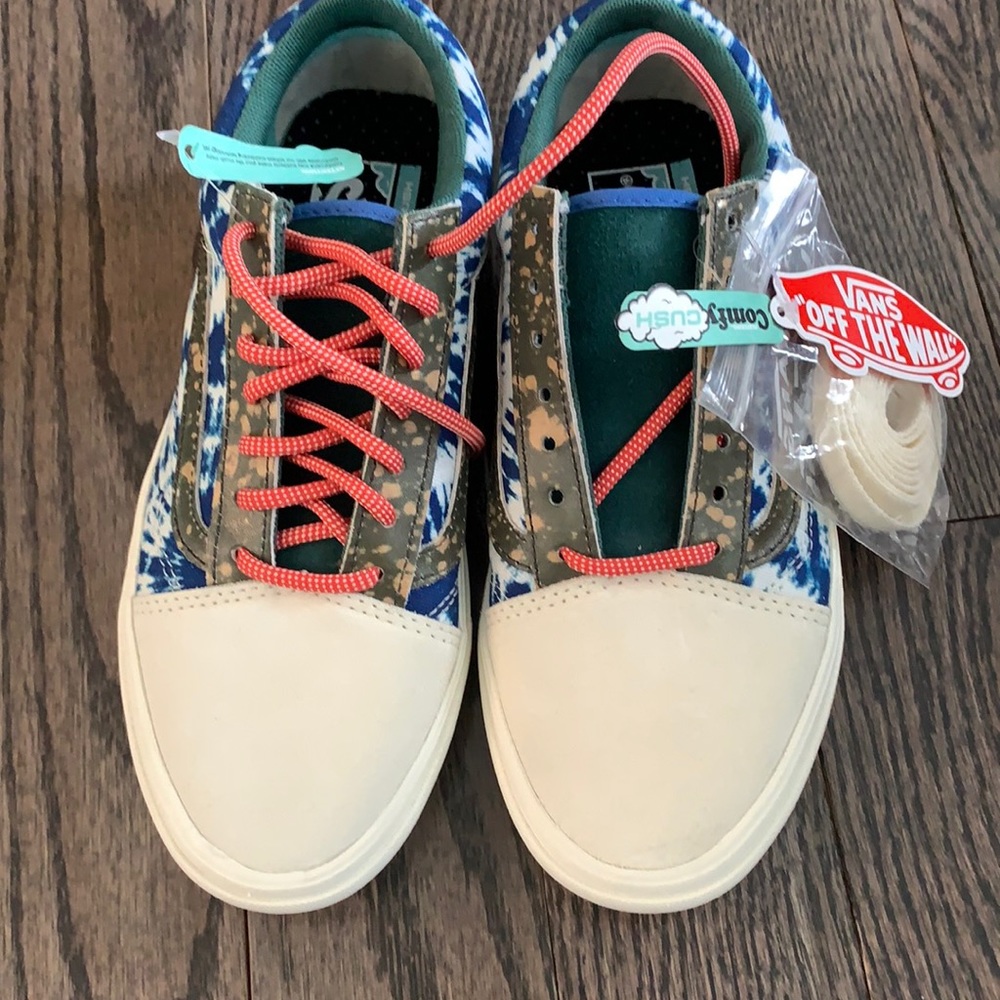 New! - Vans Tie Dye Comfycush Old Skool Sz 6 Men’s/7.5 Women’s